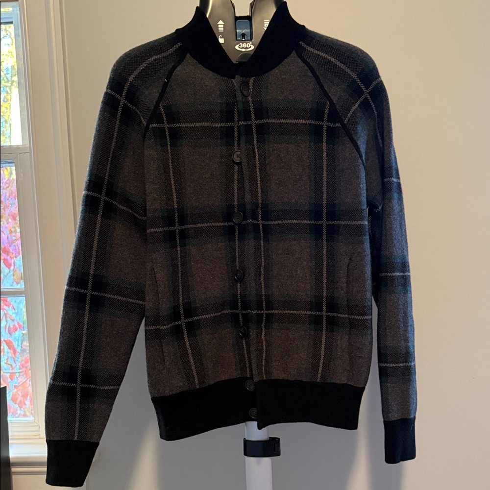 Banana Republic Men's Plaid Black and Gray Sweater